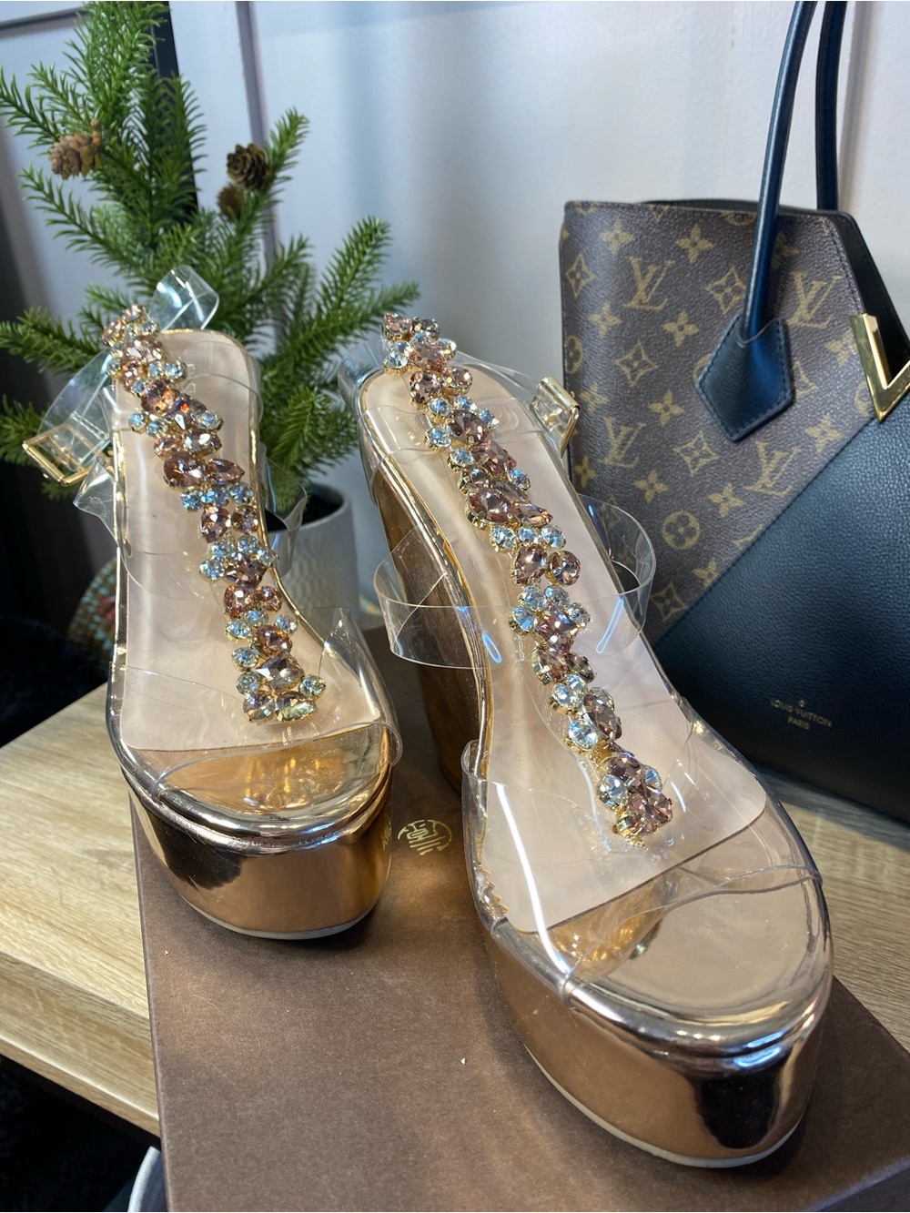 Fashion Nova 6 inch fashion nova wedges Sz 7.5
